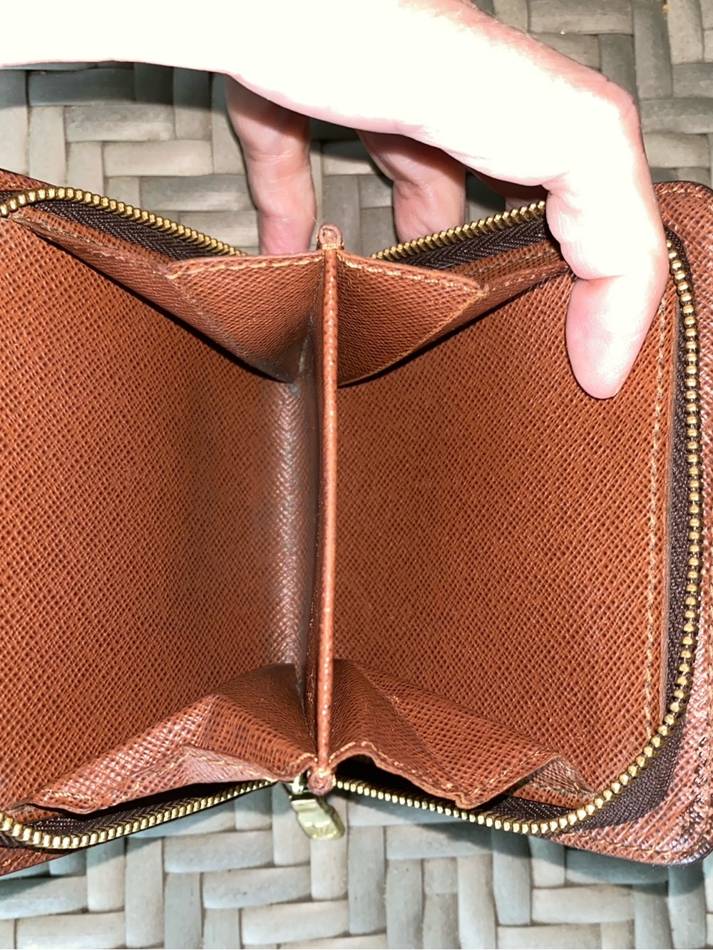 Vintage 2007 Louis Vuitton Compact  Brown Monogram Snap Bifold Wallet - Picture 7 of 16